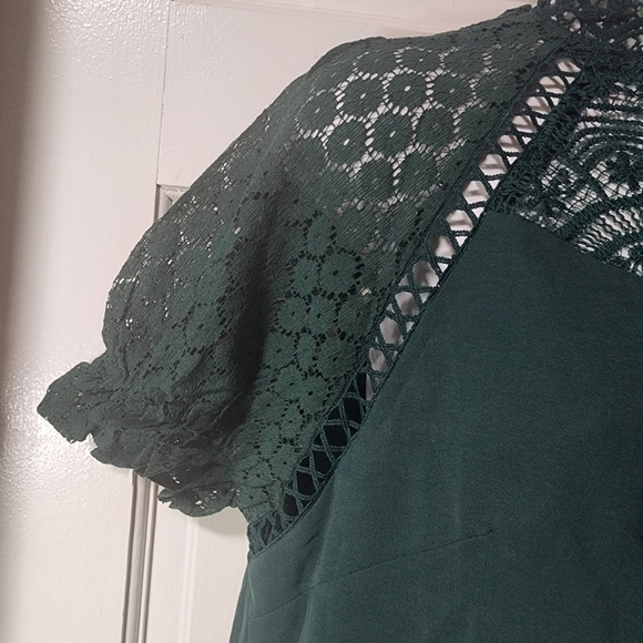 women Lace Sleeve Blouse Large Dark Green - Picture 7 of 9
